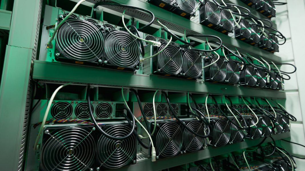 solar-powered-crypto-farm-in-australia-to-prove-bitcoin-mining-can-be-green